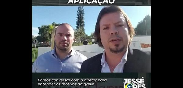  Deputado safado tentando fuder um colégio inteiro junto com seu amigo virgem